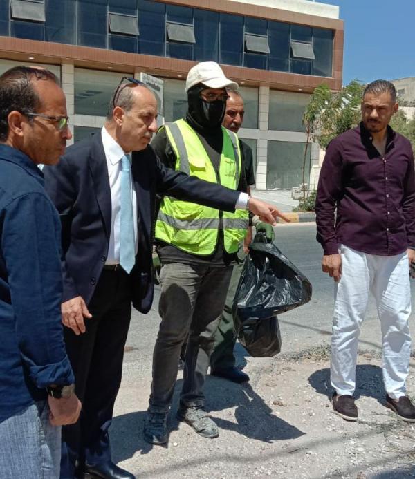 وزير الإدارة المحلية يطّلع على التحديات واحتياجات الخدمات في بلدية حسبان