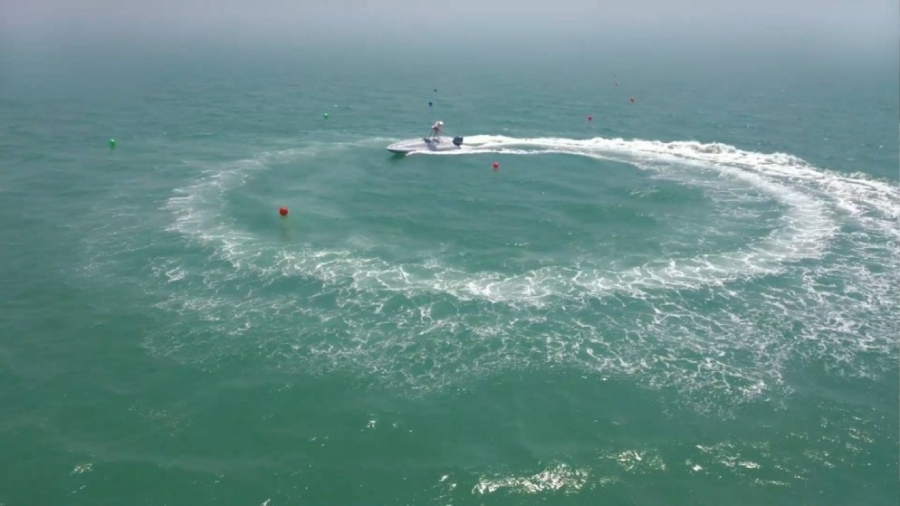 جماعة الحوثي تستهدف سفينة في شمال البحر الأحمر