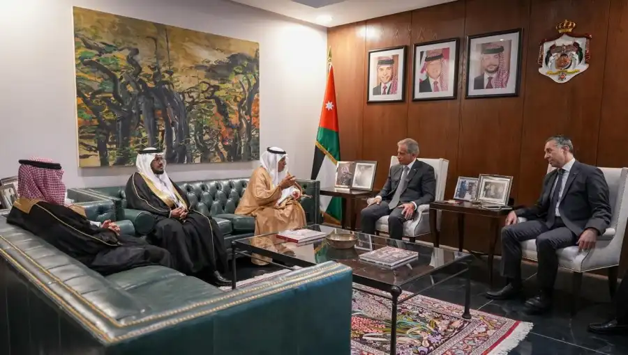 رئيس الوزراء يستقبل رئيس اتحاد الغرف التجارية السعودية