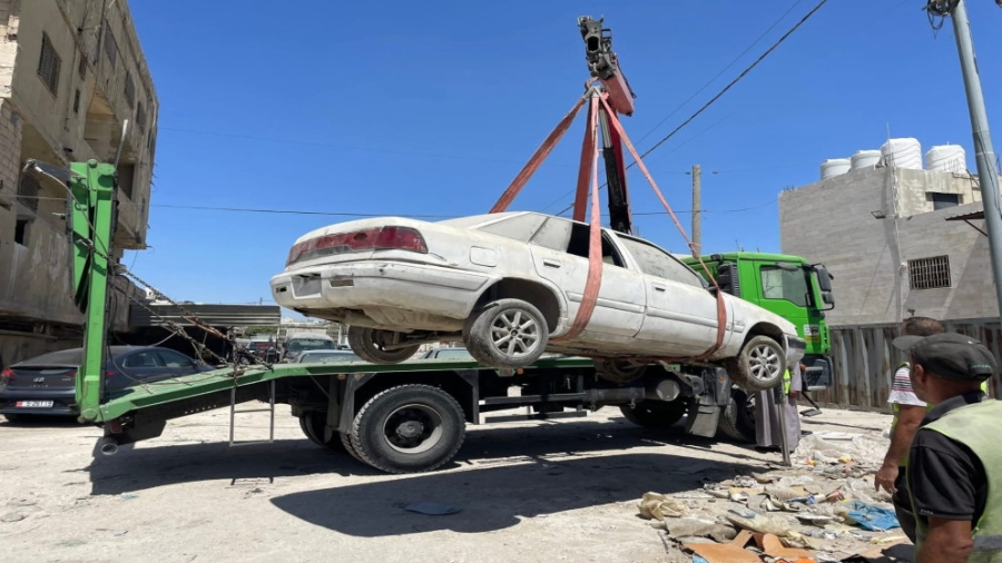 أمانة عمّان تطلق حملة لإزالة المركبات المهجورة من الشوارع