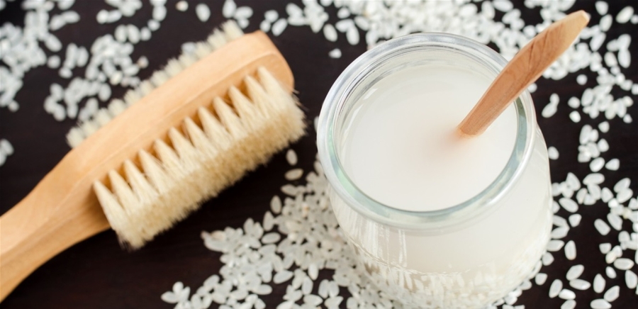 ماء الأرز للشعر: طريقة طبيعية لتقوية ولمعان الشعر