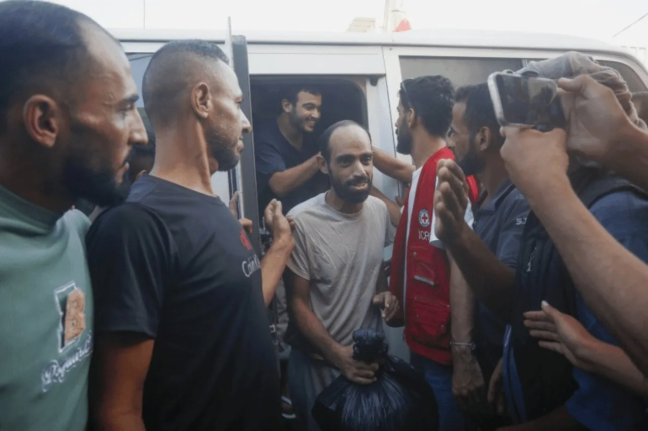 إسرائيل تفرج عن 9 أسرى فلسطينيين من غزة