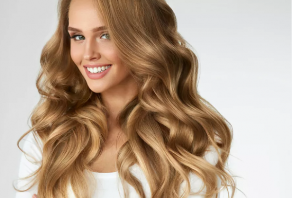 خمسة ألوان شعر عصرية لموسم خريف 2025