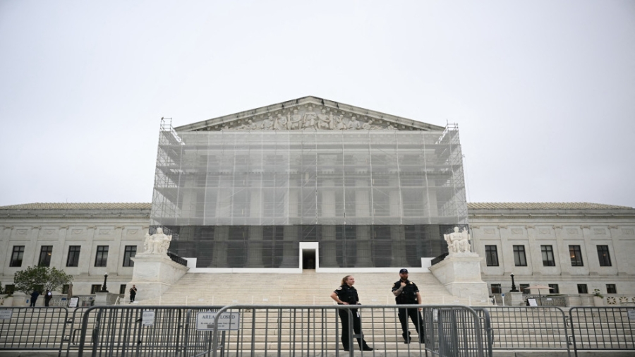 إدارة ترامب تطلب من المحكمة العليا البت بصورة معجلة في مسألة الرسوم الجمركية