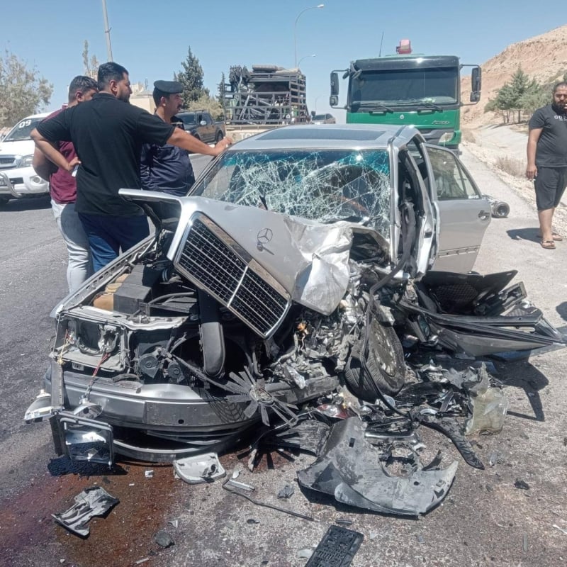 بالصور...8 إصابات بحادث تصادم على الطريق الملوكي في لواء البترا