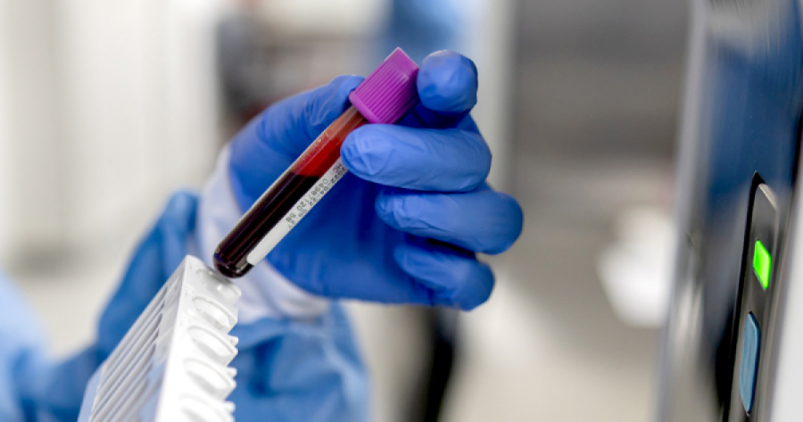 تحذيرات من تدهور خدمات المختبرات ووحدات الدم في قطاع غزة