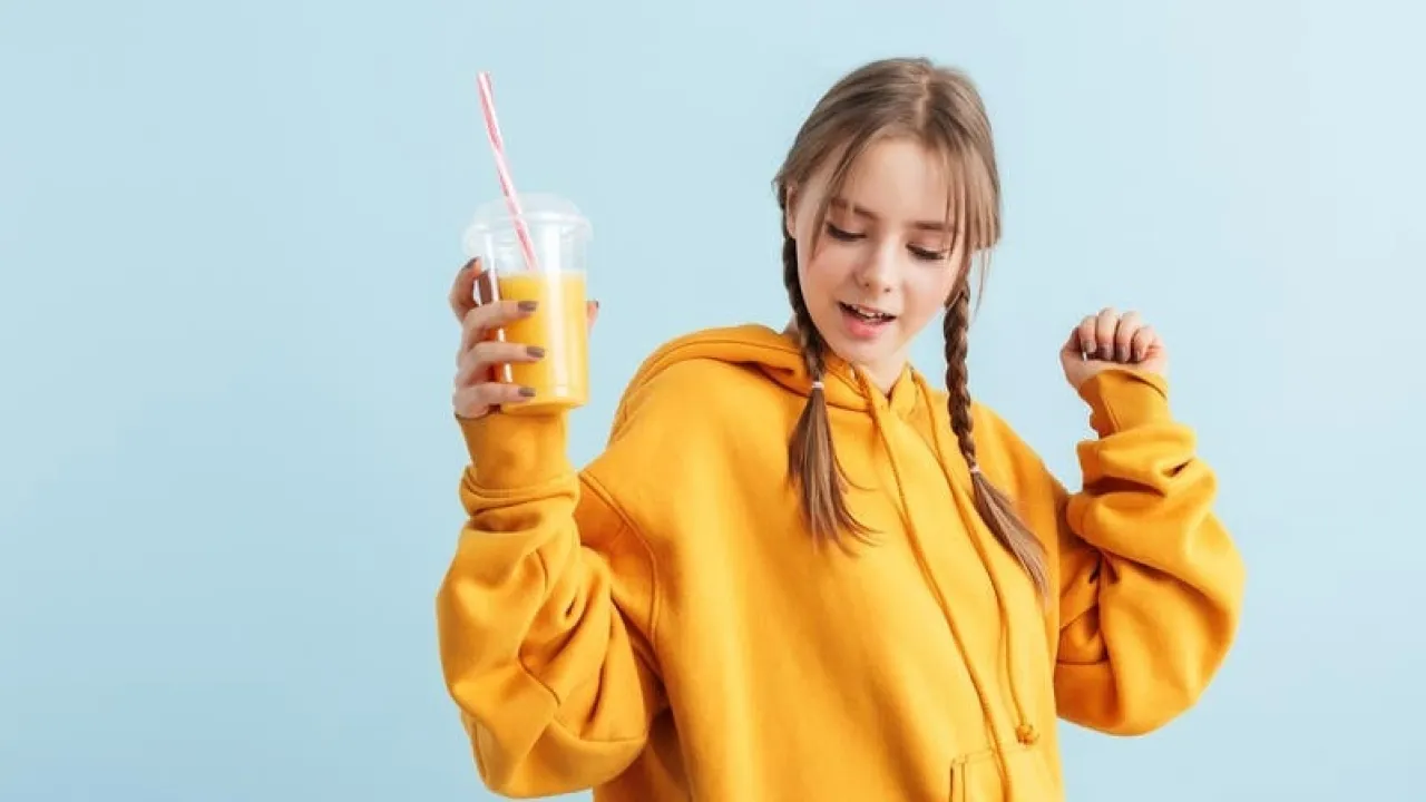 بريطانيا تحظر بيع مشروبات الطاقة للأطفال دون الـ16 عاماً