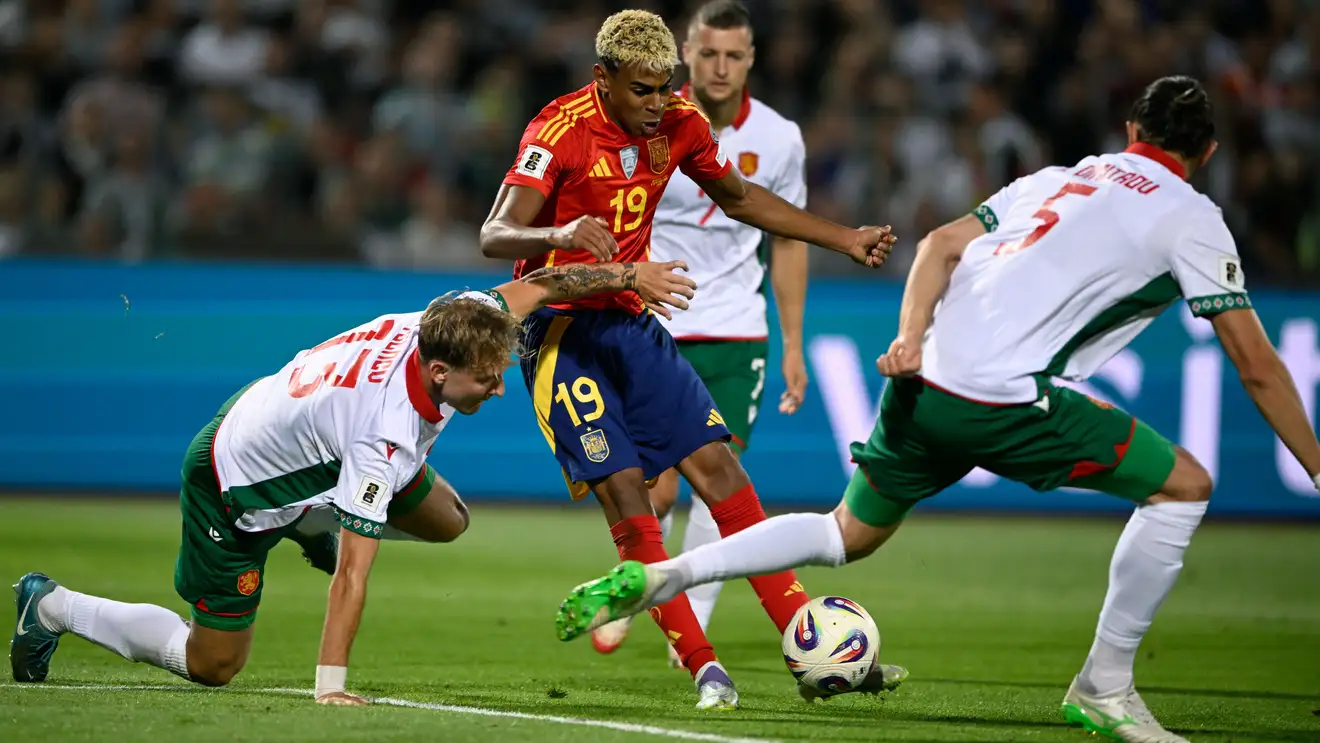 مبابي فقط يتفوق على يامال