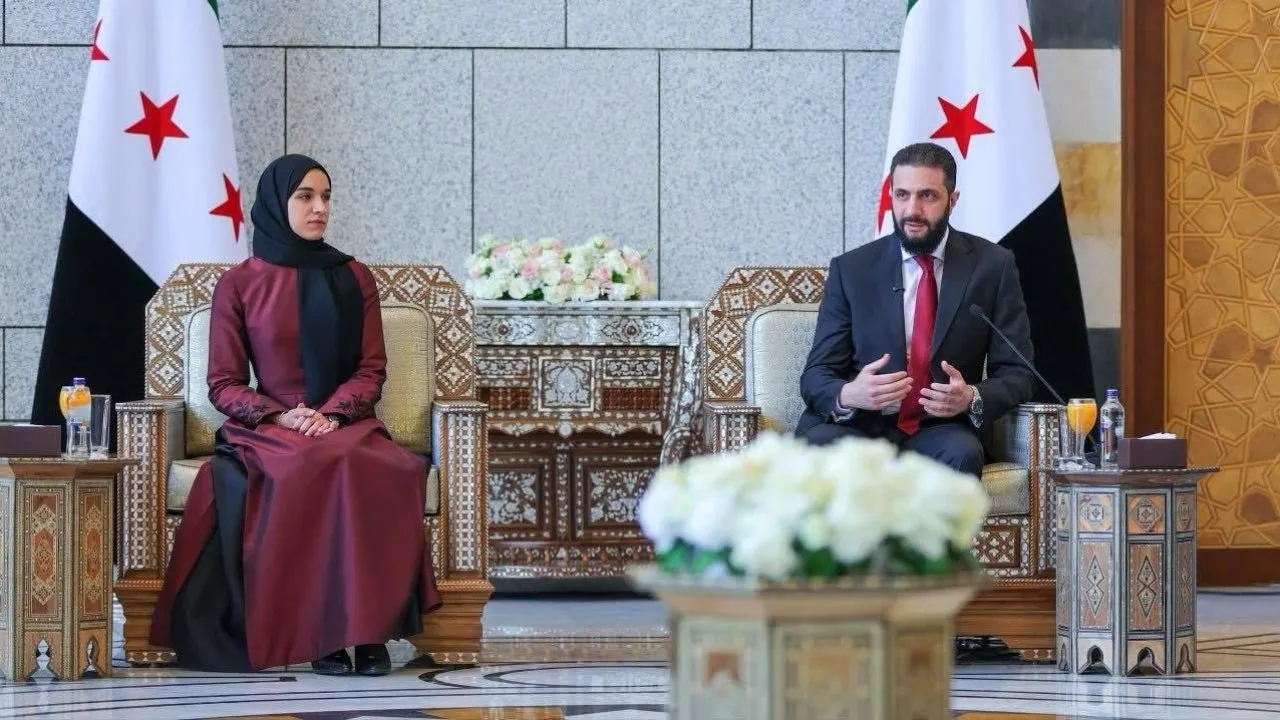 عقيلة الشرع تتبرع بـ5 آلاف دولار ومصدر يوضح الجهة