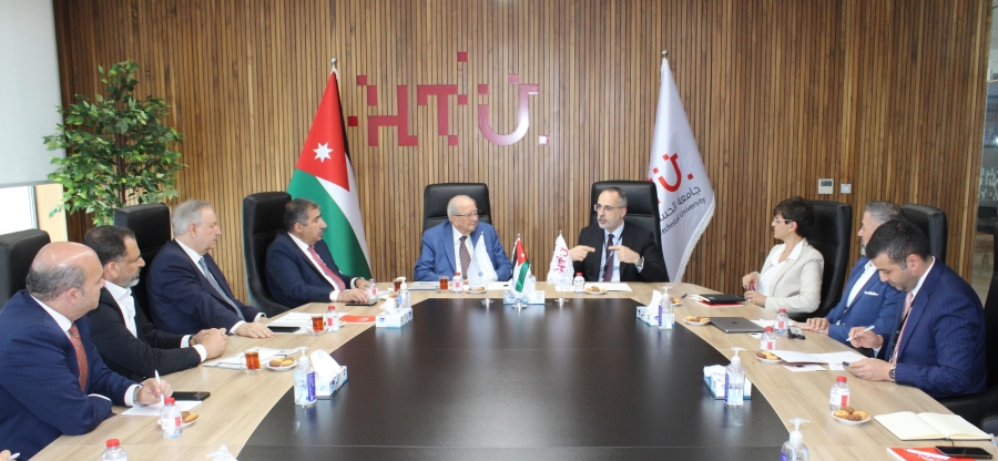 مذكرة تفاهم لدعم التعليم التطبيقي وريادة الأعمال بين رجال الأعمال الأردنيين وجامعة الحسين التقنية