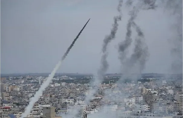 تفعيل صفارات الإنذار بغلاف غزة بعد إطلاق صاروخين من وسط القطاع