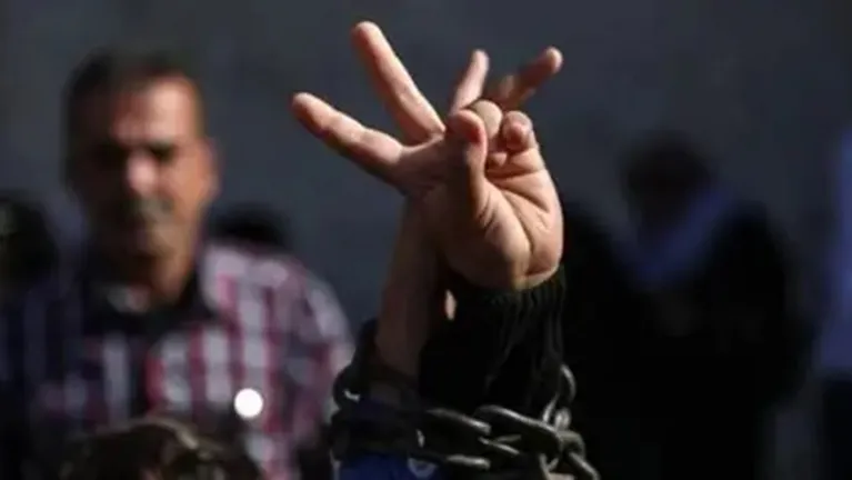 الإفراج عن 16 أسير فلسطيني بحالة صحية صعبة