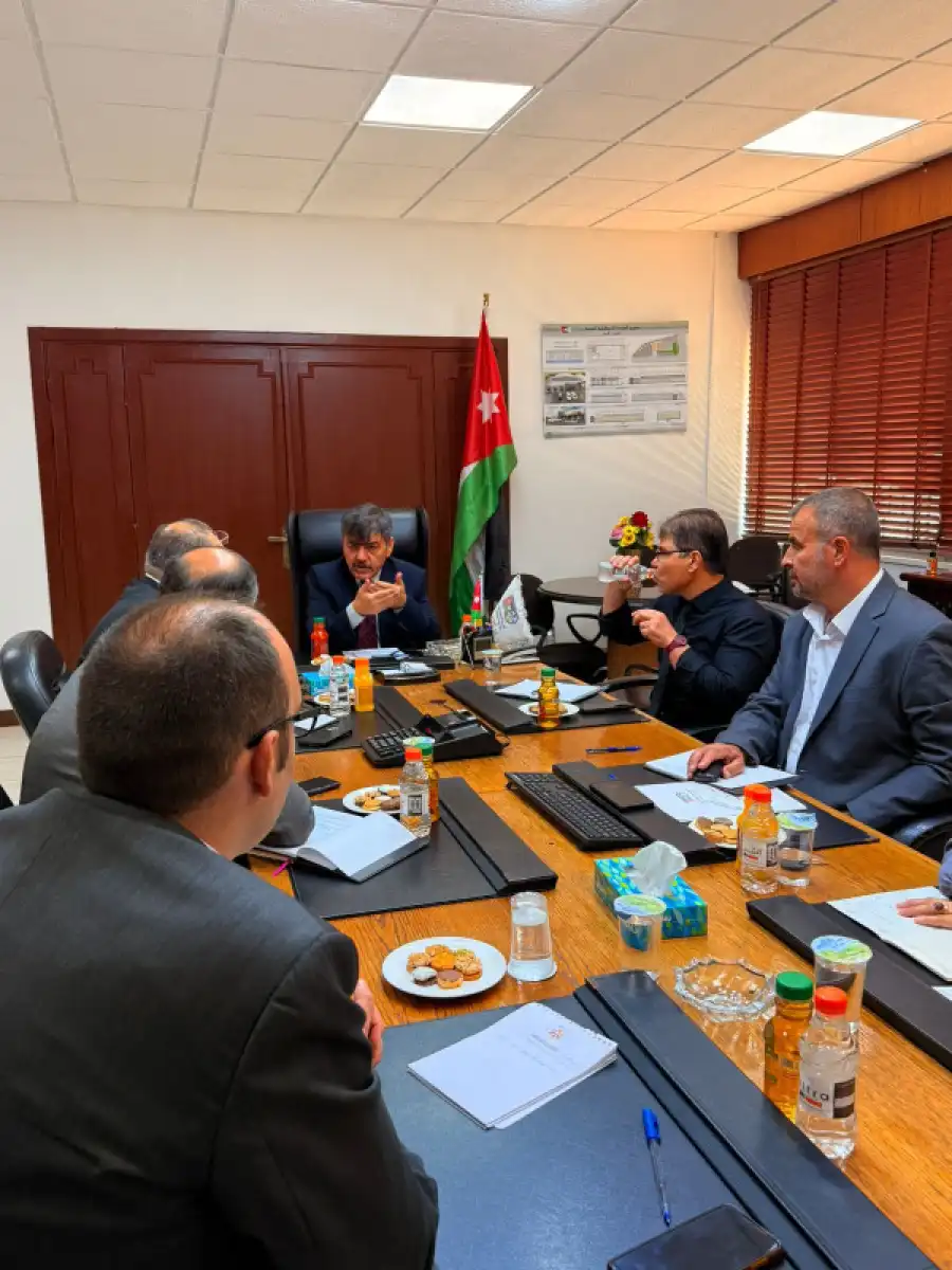 وفد فلسطيني يزور المؤسسة الاستهلاكية المدنية لتعزيز التعاون وتبادل الخبرات