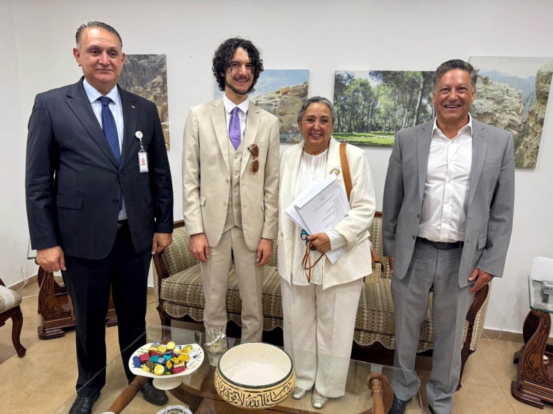 وزير البيئة يؤكد دعم المبادرات البيئية ويشيد بمشاريع الأكاديمية الأميركية الأردنية