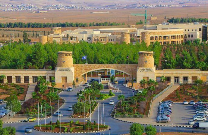 جامعة العلوم والتكنولوجيا الأولى محلياً في البحث العلمي بتصنيف QS