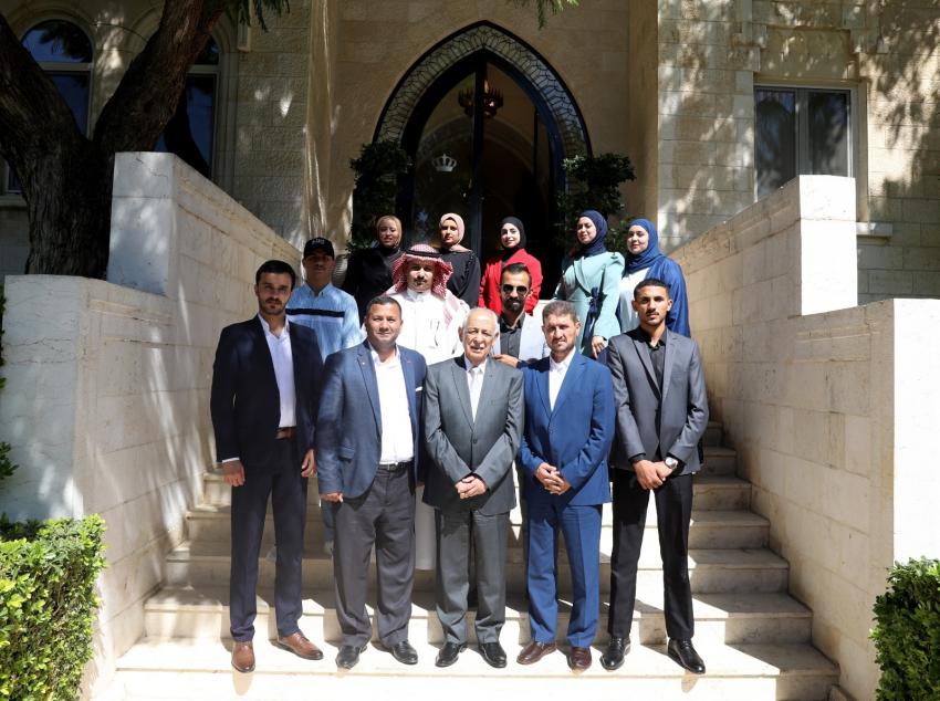 العيسوي يلتقي فعاليات مجتمعية شبابية