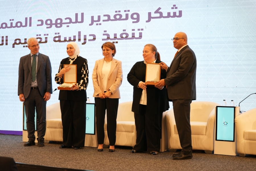 تكريم جهات حكومية تميزت في إعداد دراسات أثر التشريعات والسياسات