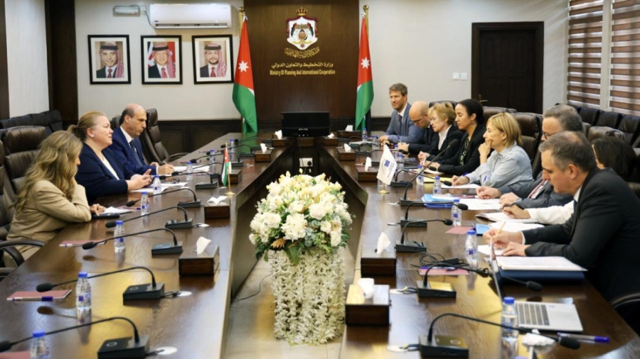 وزيرة التخطيط تبحث أوجه التعاون مع نائب رئيس بنك الاستثمار الأوروبي