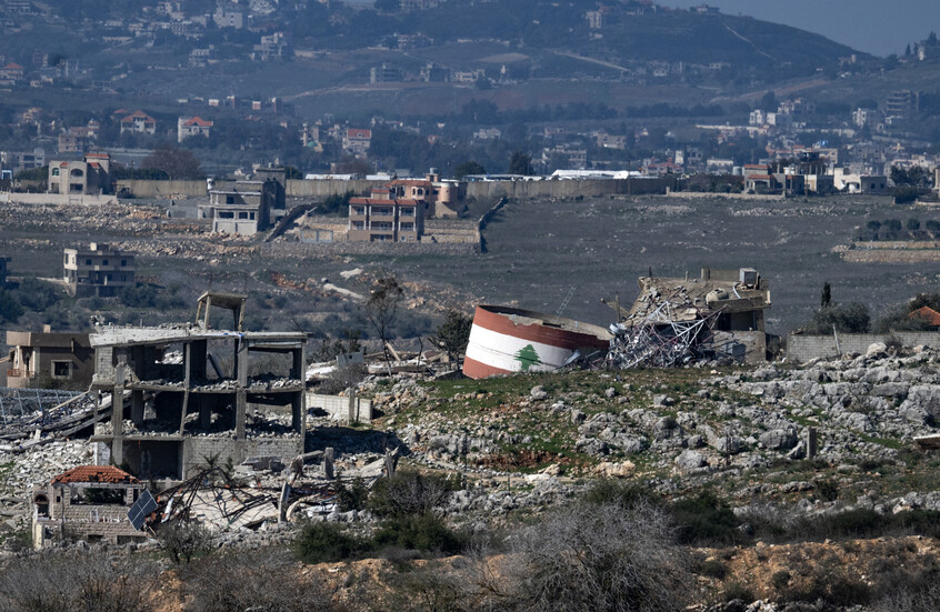 أفيخاي أدرعي يتجول في جنوب لبنان ونواف سلام يعلق