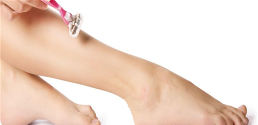 إزالة الشعر بالشفرة.. أضرار وطرق الوقاية