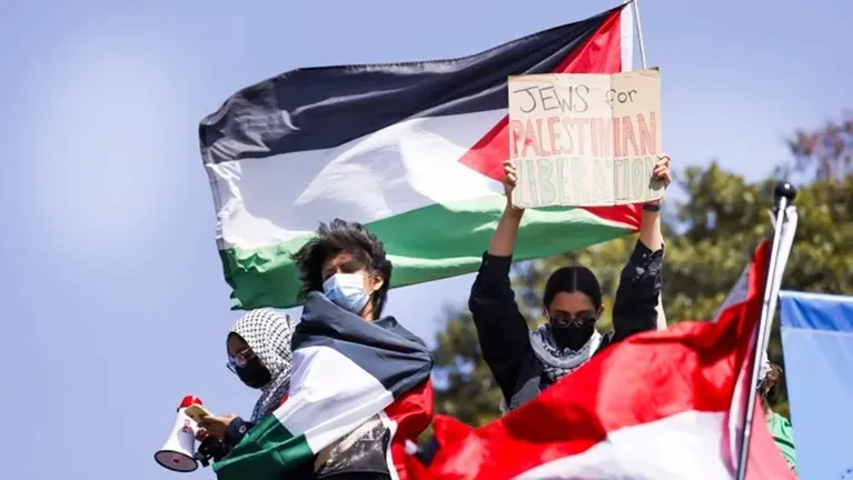 جامعة كاليفورنيا تسلم إدارة ترامب معلومات عن مؤيدين لفلسطين