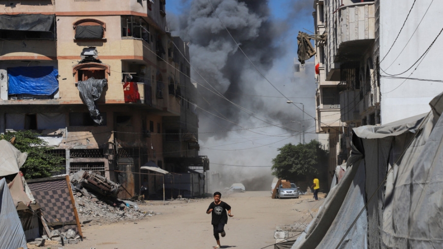 منظمة التحرير الفلسطينية تسلم دفعات أسلحة جديدة إلى الجيش اللبناني