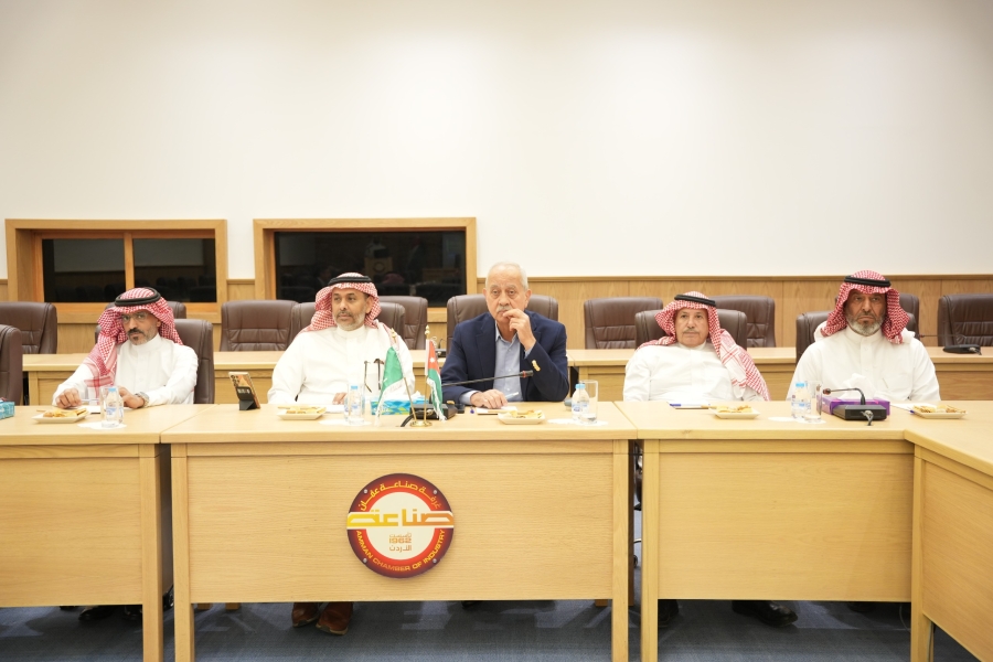 صناعة عمان تنظم جولة لوفد سعودي من غرفة تبوك على عدة مصانع