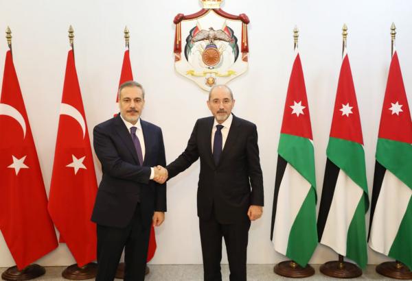 وزير الخارجية يبحث ونظيره التركي تطورات الأوضاع في المنطقة