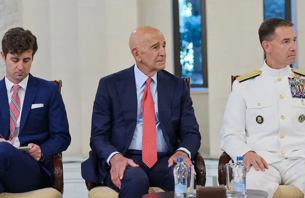 الشرع يصدر بياناً بعد اجتماع مع قائد القيادة المركزية الأمريكية
