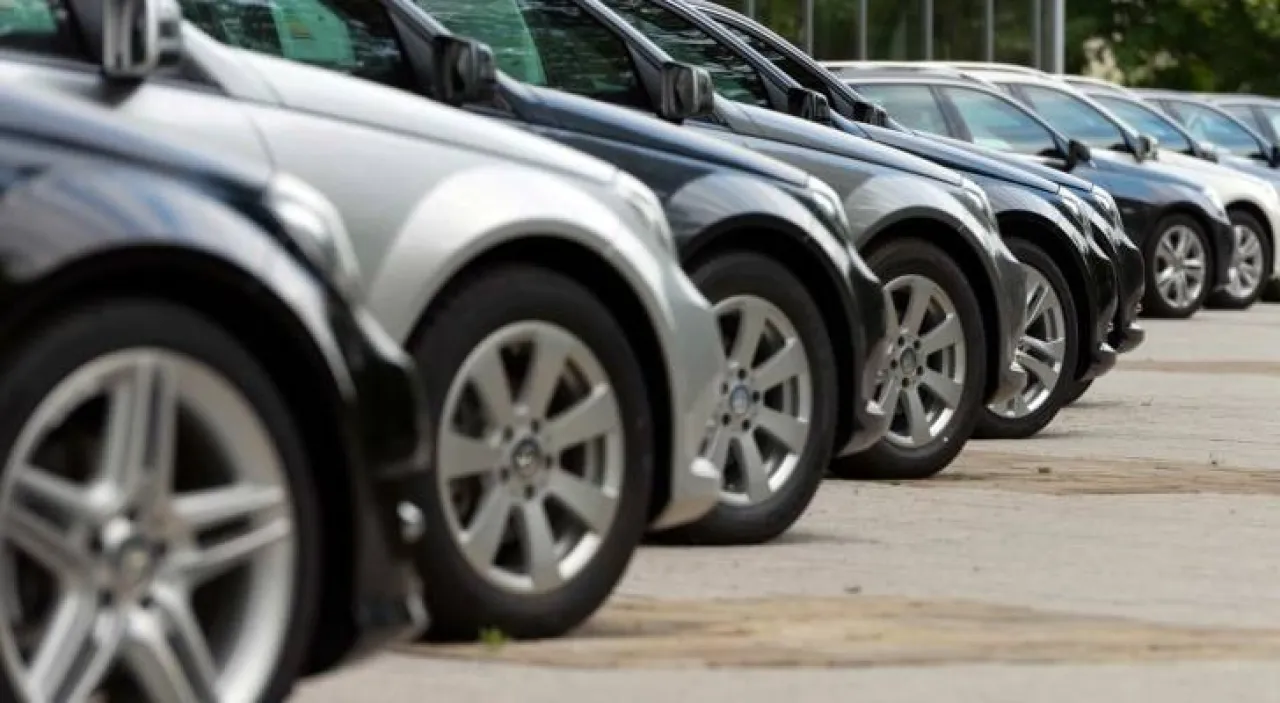 لا تغيير على الضرائب والرسوم على مركبات الهايبرد والكهرباء