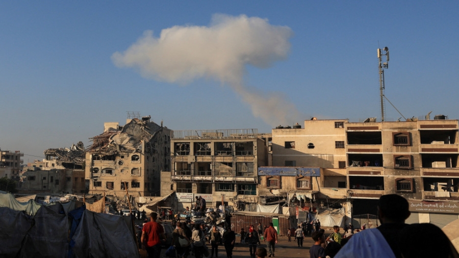 شهداء وجرحى بقصف الاحتلال خيمة نازحين بدير البلح