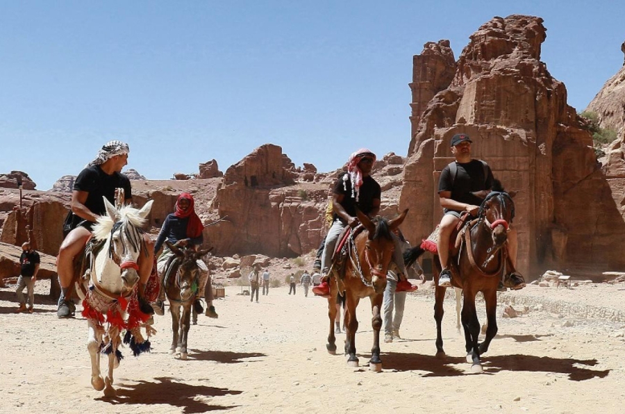 البترا تشهد ارتفاعًا في السياحة البيئية ومطالب بتحسين الخدمات
