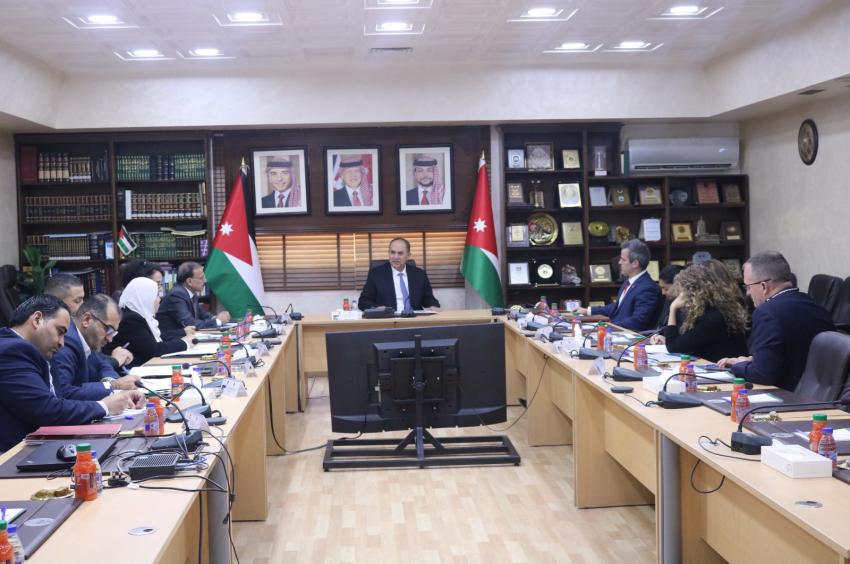 وزير العدل يستقبل وفداً امريكياً برئاسة جاكوب ماكغي