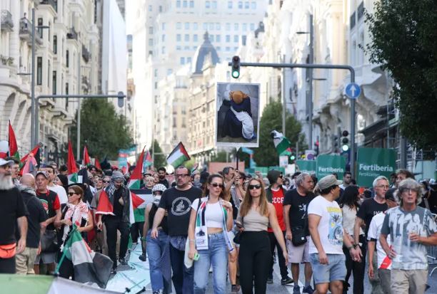 إسرائيل تهاجم رئيس الوزراء الإسباني بعد تظاهرات مؤيدة لغزة