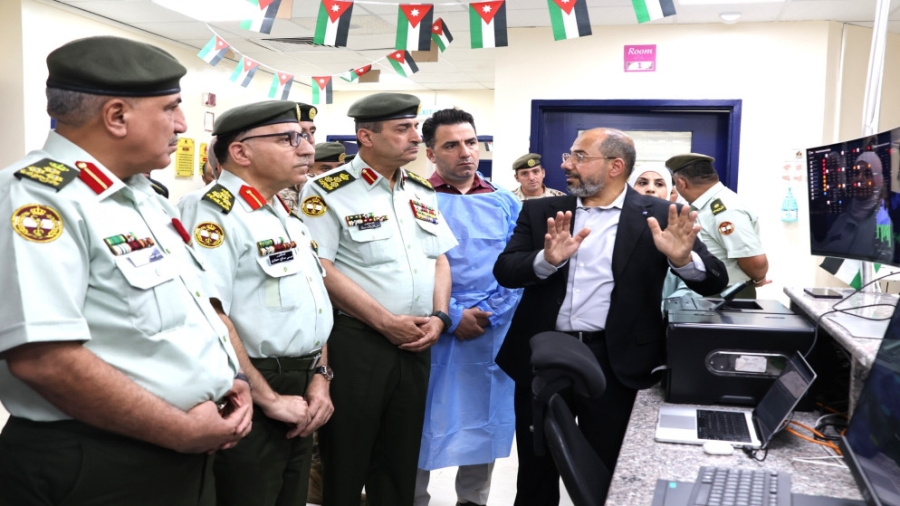 الخدمات الطبية الملكية: إدخال جهاز ARC مدعم بالذكاء الاصطناعي لربط مرضى قسم العناية الحثيثة