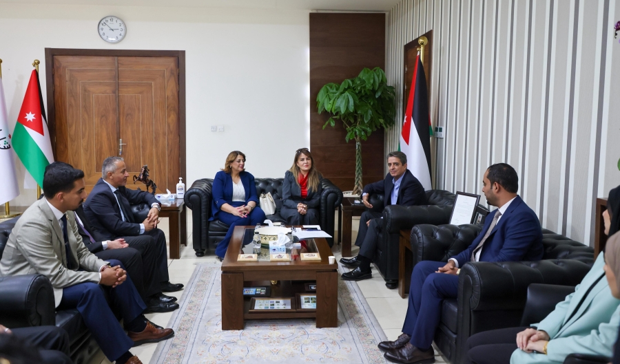 وزير الشباب يبحث مع مركز الشفافية الأردني تعزيز الدور السياسي والمجتمعي للشباب