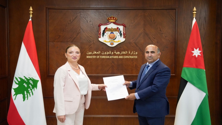 الخارجية تتسلّم أوراق اعتماد السفيرة اللبنانية الجديدة في عمّان