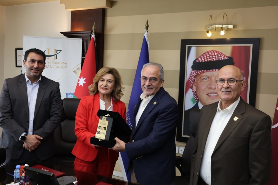 اتفاقية تعاون  بين عمان الأهلية وجمعية الحسين للتدريب والدمج الشامل