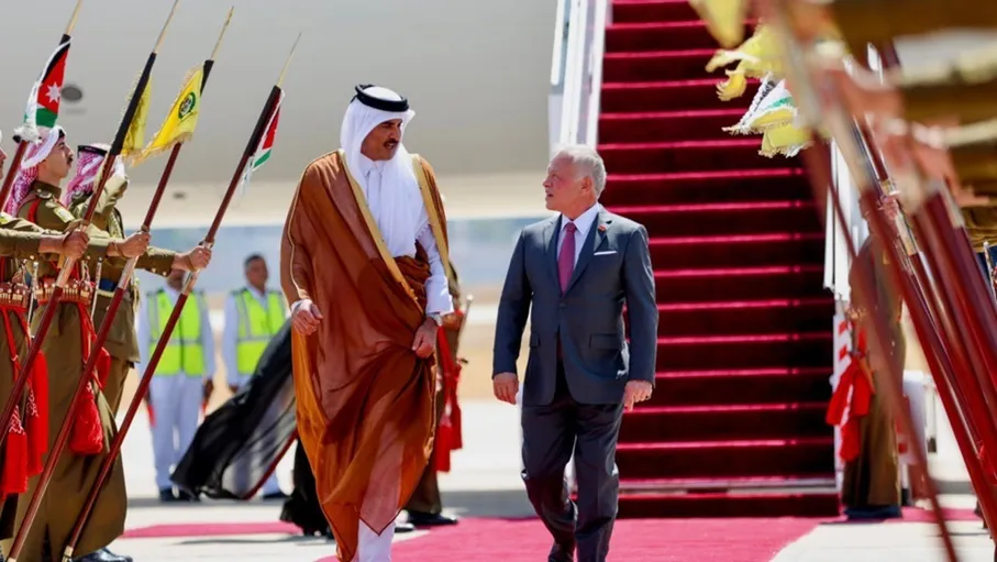 الملك: حياك الله أخي سمو الشيخ تميم بين أهلك في الأردن