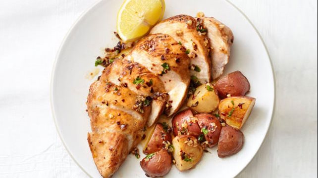 بديل اللانشون .. شرائح صدور الدجاج لساندوتشات اللانش بوكس