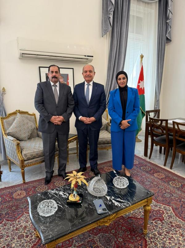 البداودة وأبو رمان يناقشان في القاهرة تسهيل الموافقات الأمنية للطلبة