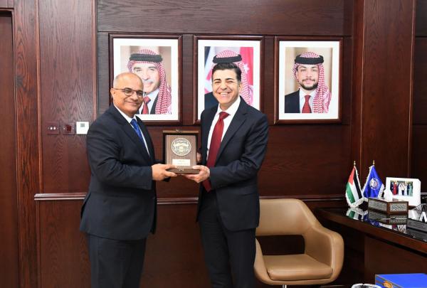 جامعة العلوم والتكنولوجيا ونقابة الصحفيين تبحثان سُبل التعاون