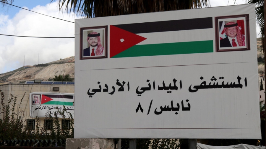 وصول طواقم المستشفى الميداني الأردني نابلس8