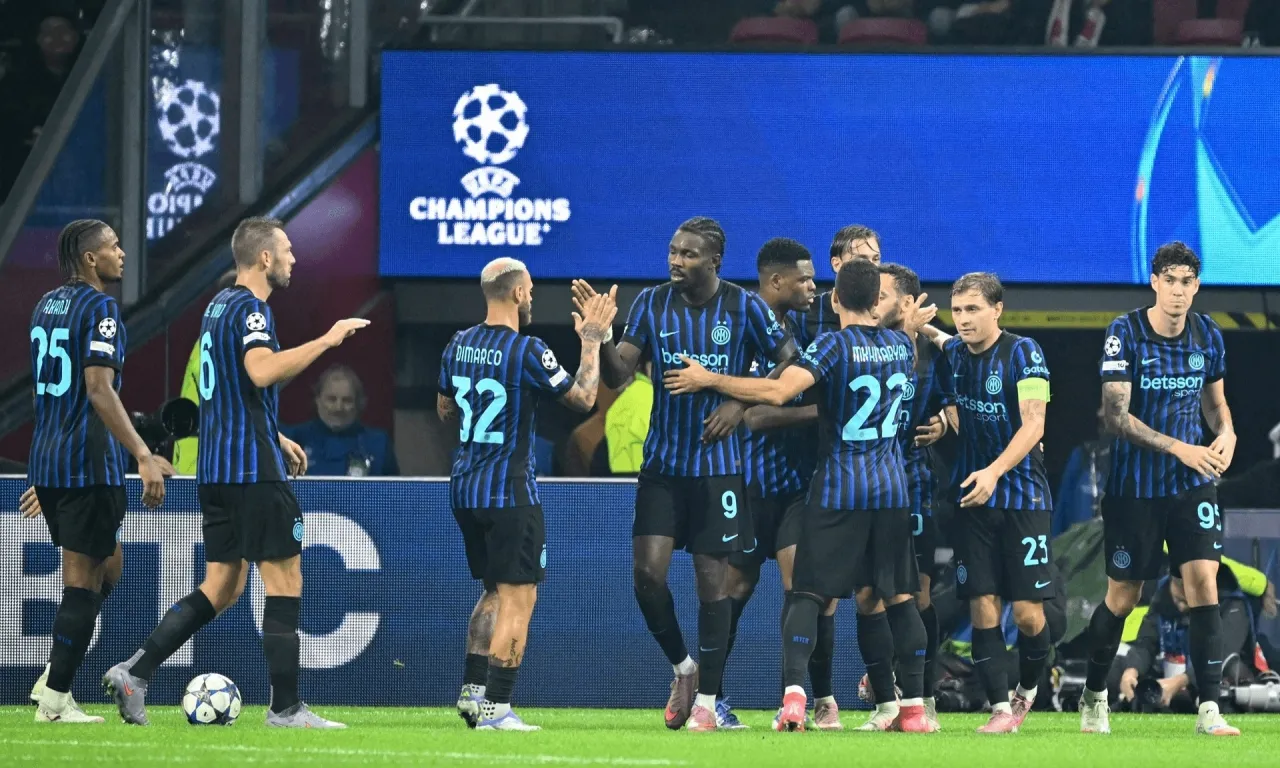 إنتر يتخطّى آياكس بثنائية