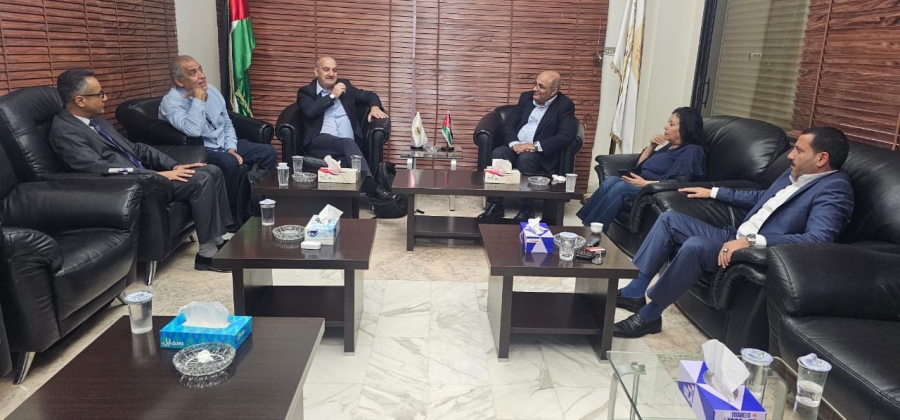 نقيب الصحفيين يبحث والأمين العام للاتحاد الدولي للصحفيين التعاون المشترك