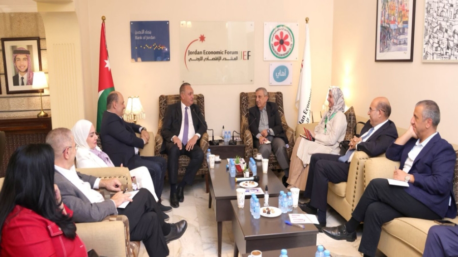 وزير البيئة: مبادرة لتوزيع أكياس قماشية مدعومة بدلا من البلاستيكية