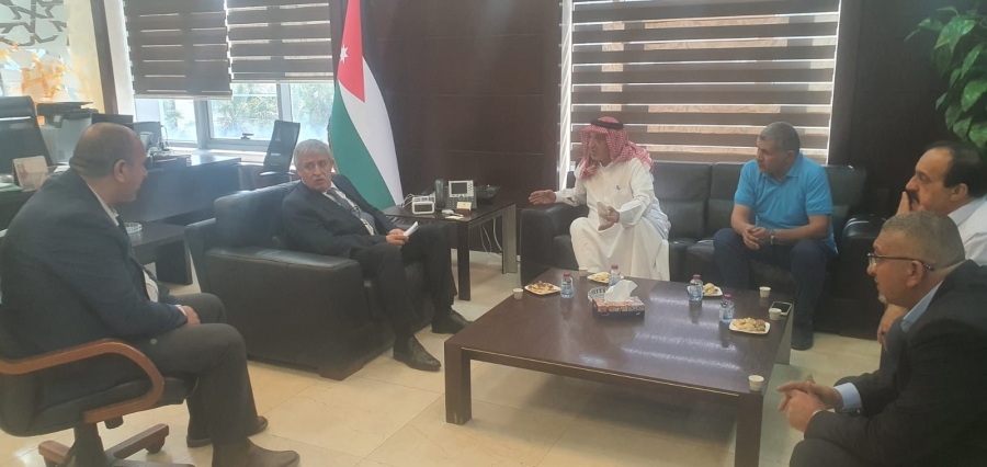 وزير النقل: مستمرون في دعم قطاع السفريات الخارجية