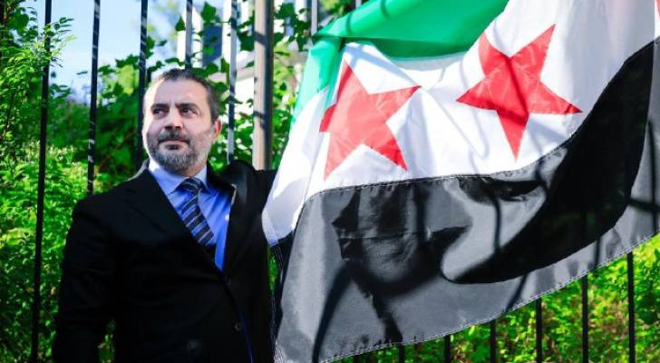 سوريا تعيد فتح سفارتها بواشنطن ووزير خارجيتها يرفع العلم الوطني