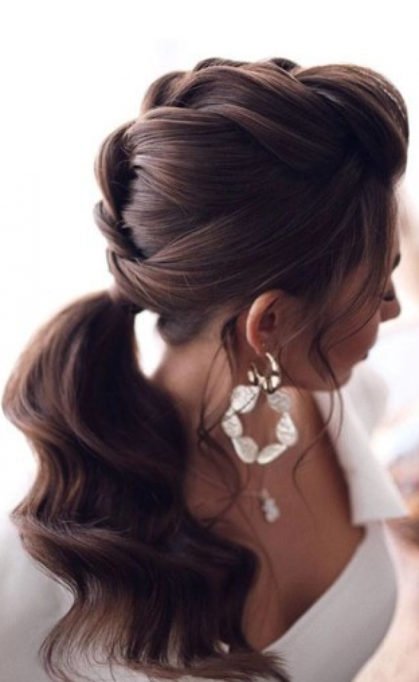 5 تسريحات شعر شائعة تسبب تقصفه وتلفه