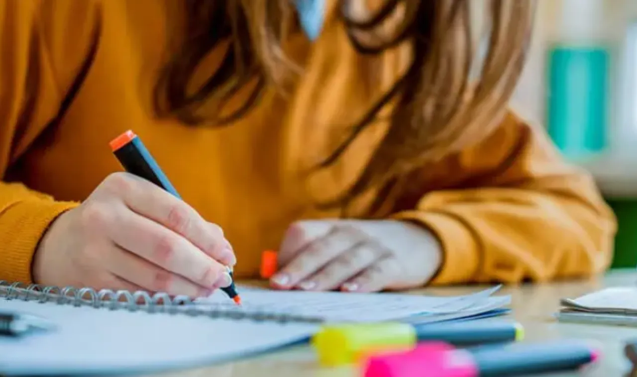 7 أسئلة مهمة يمكن طرحها على طفلك عقب اليوم الدراسي